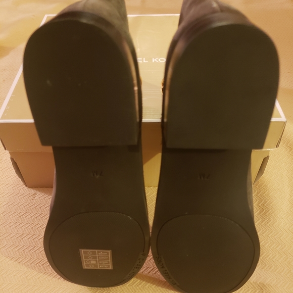 Brand New Michael Kors Lainey Booties - Picture 3 of 6
